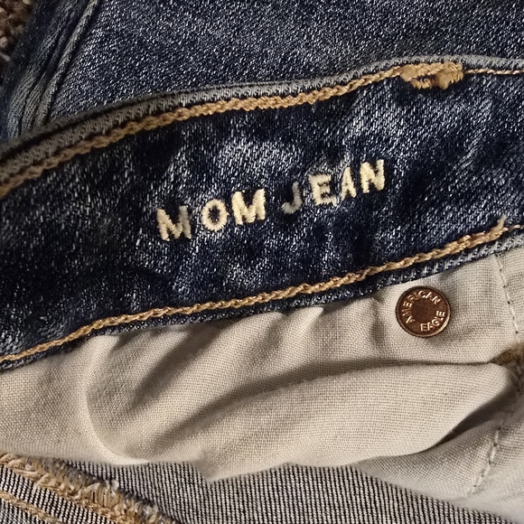 ✨SOLD✨Size 12 American Eagle Classic Blue Mom Jeans - Picture 6 of 16